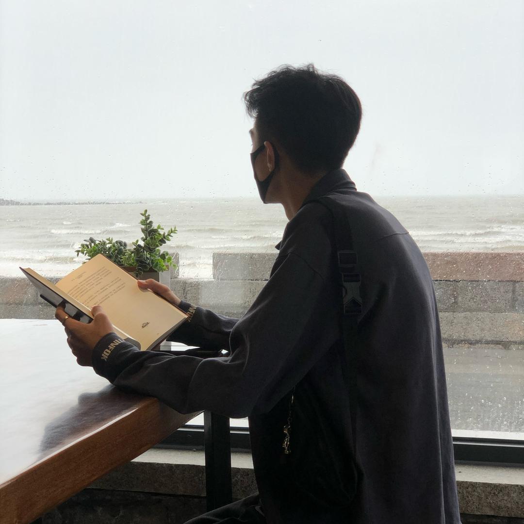 那个男的