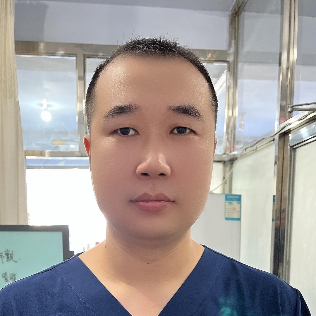 草根于成奎