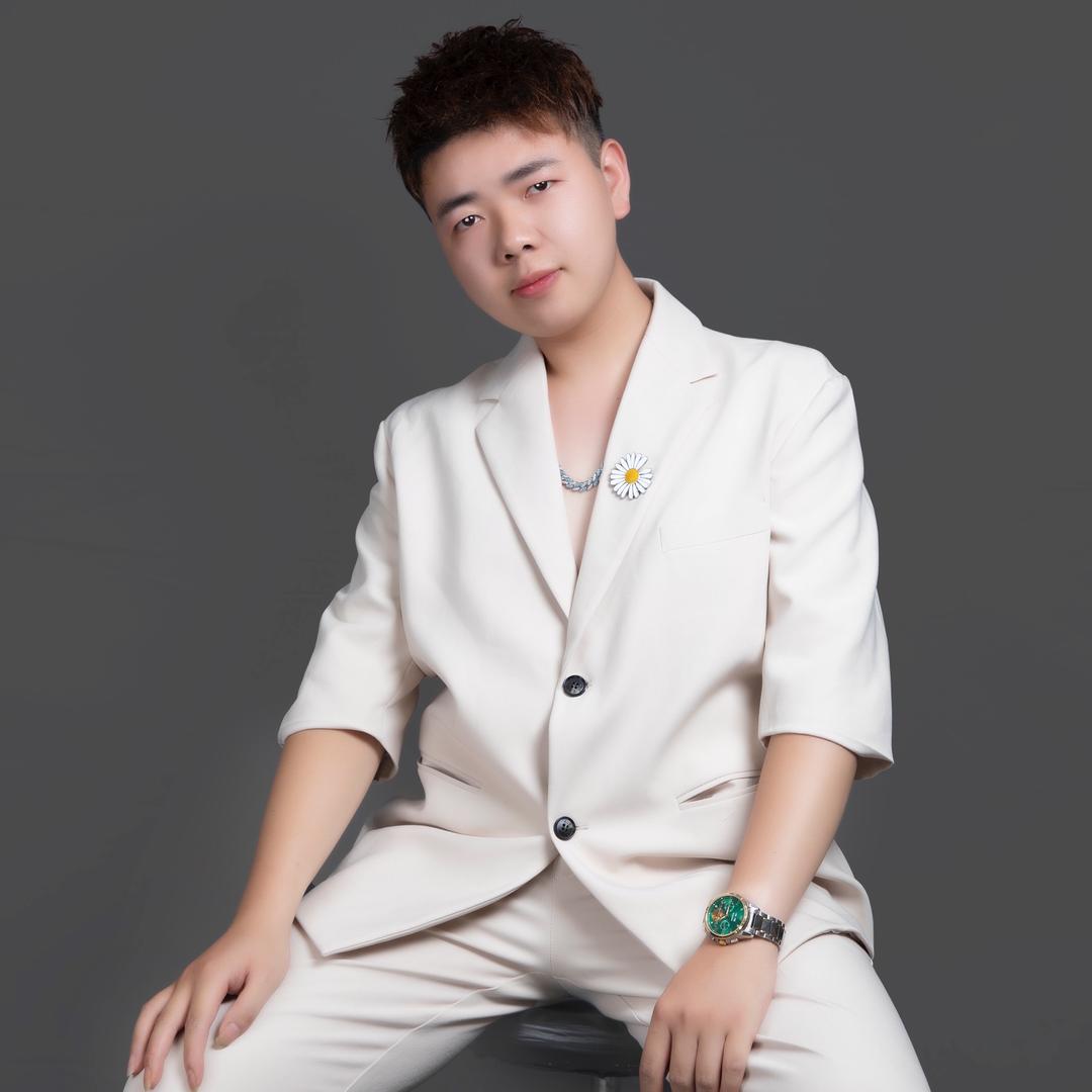 韶关初心减龄发型华少美发店