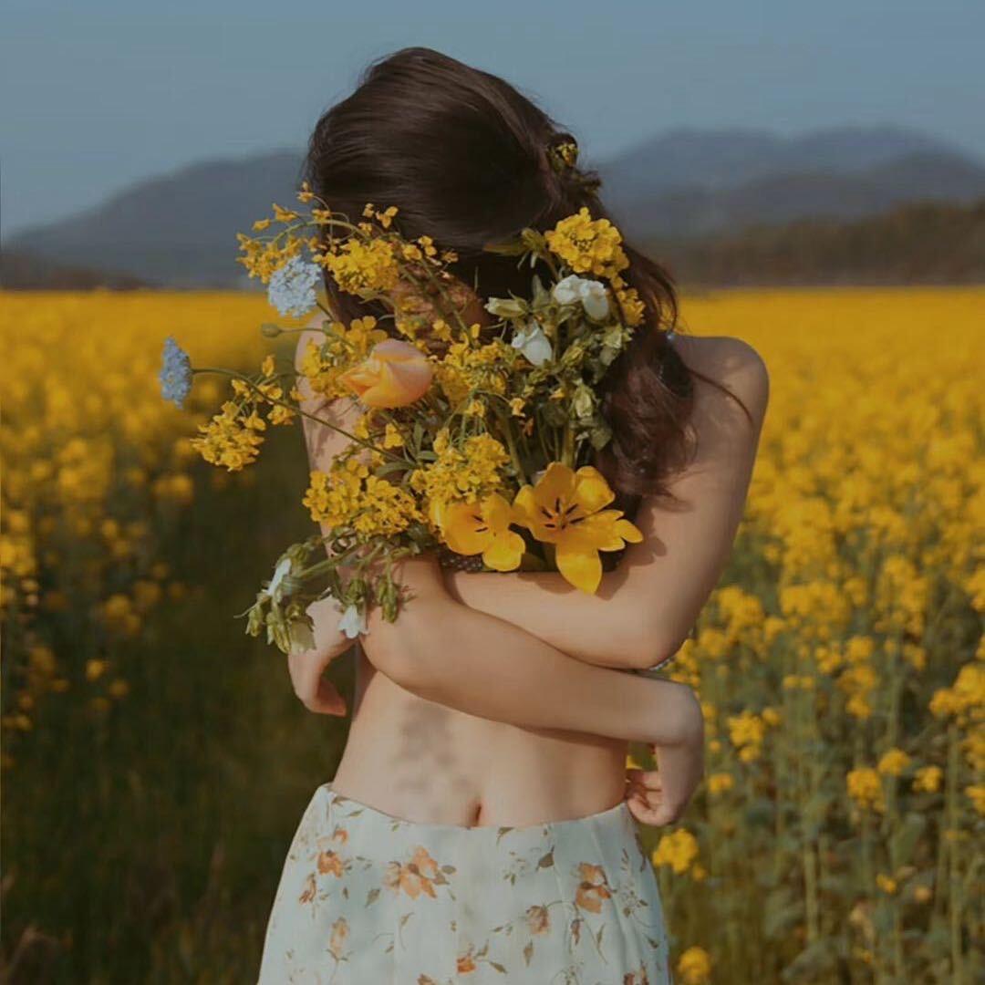 易成姊妹文化传媒（团花）