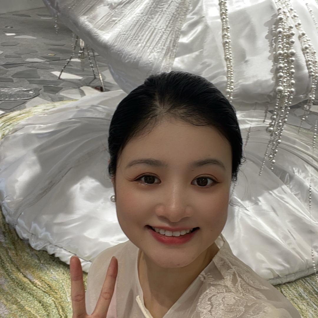 黄夏伊工作室