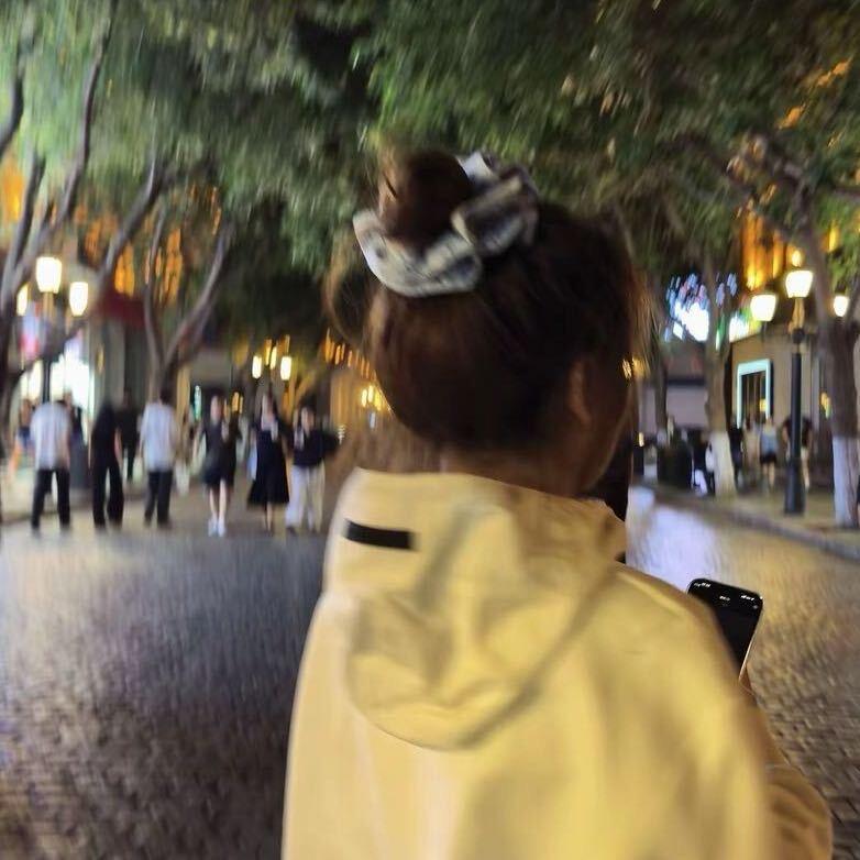 小饼嘻嘻