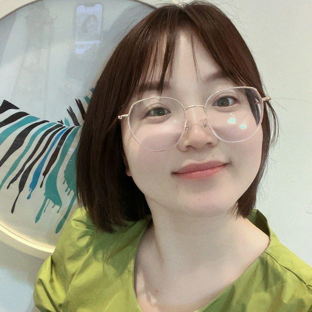 爱美甲的小原