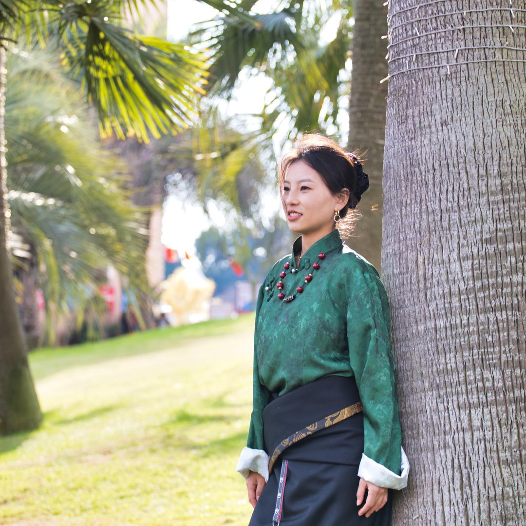冈措织藏服饰