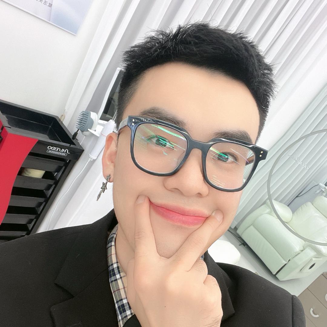 海龙 光线发型设计