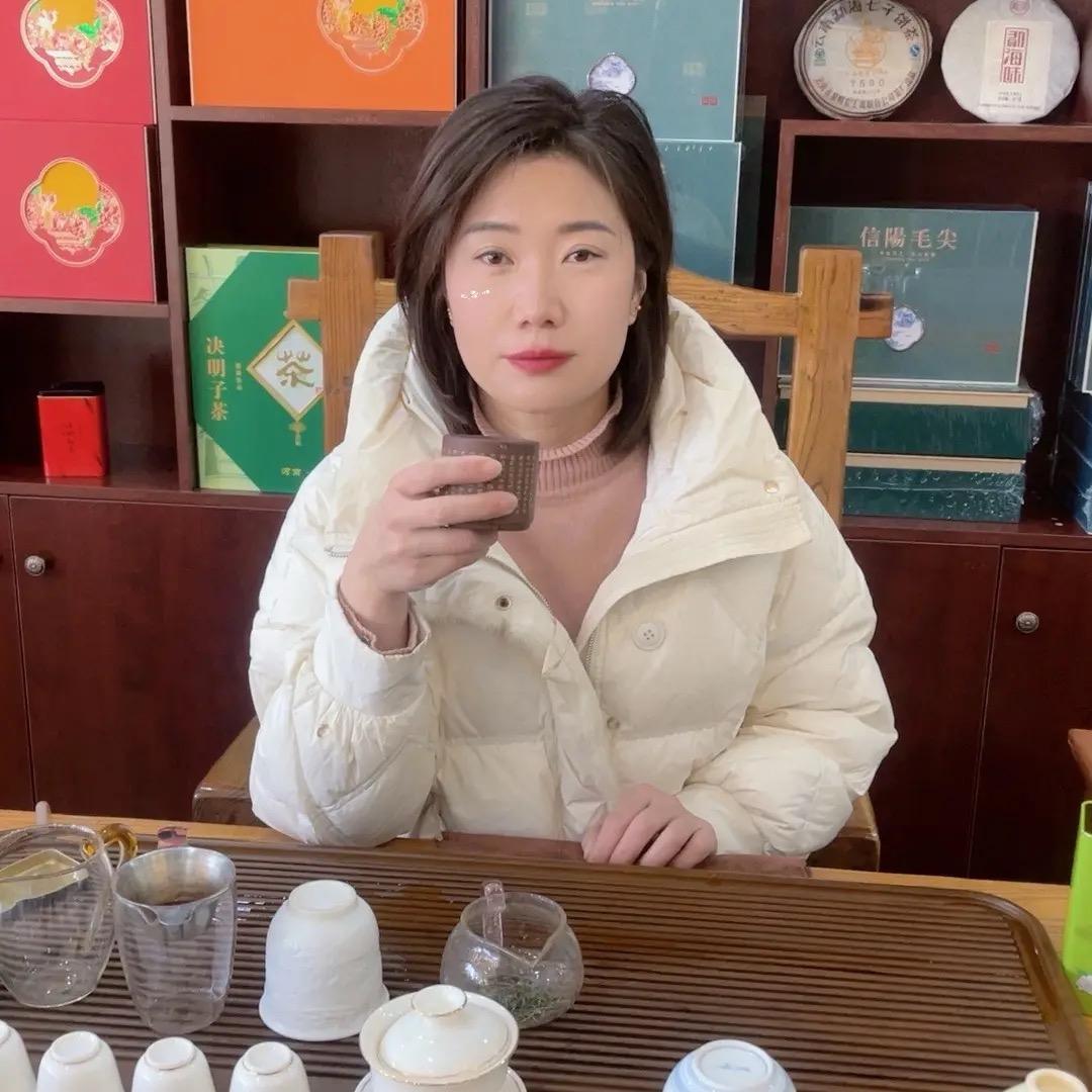 辉县  鸿泉商贸   董姐