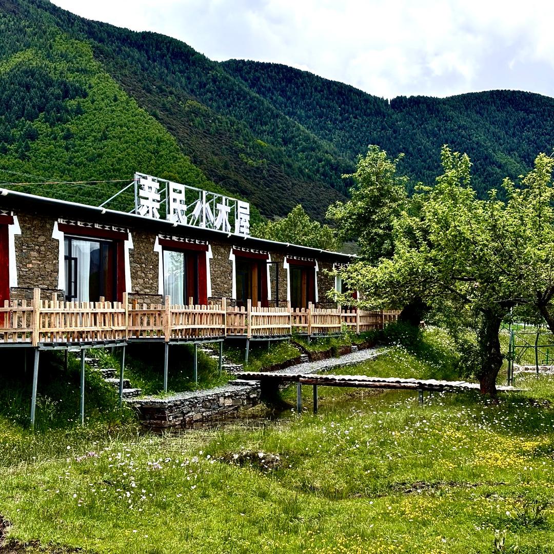 亲民小木屋（甲根坝店）主理人