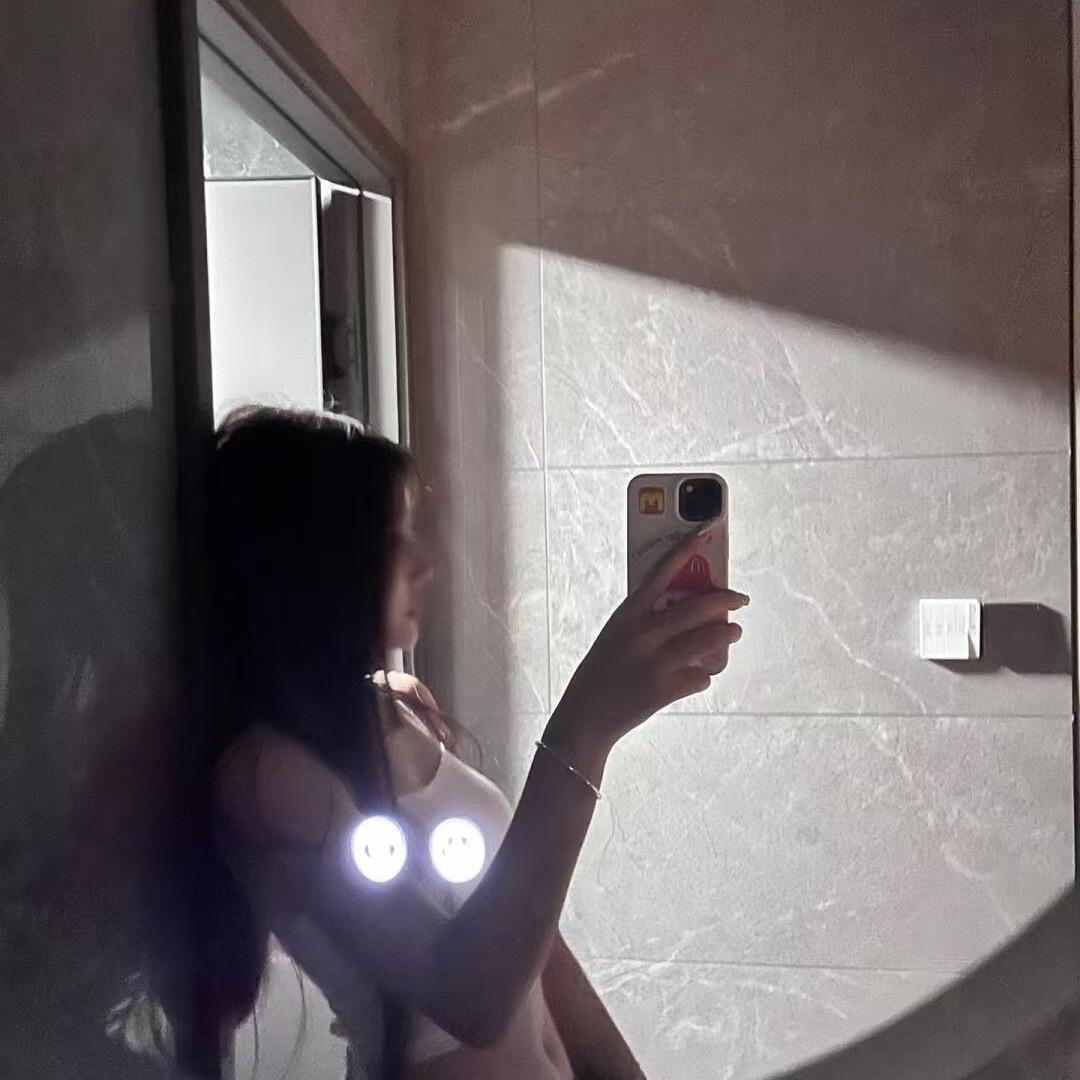 彤彤