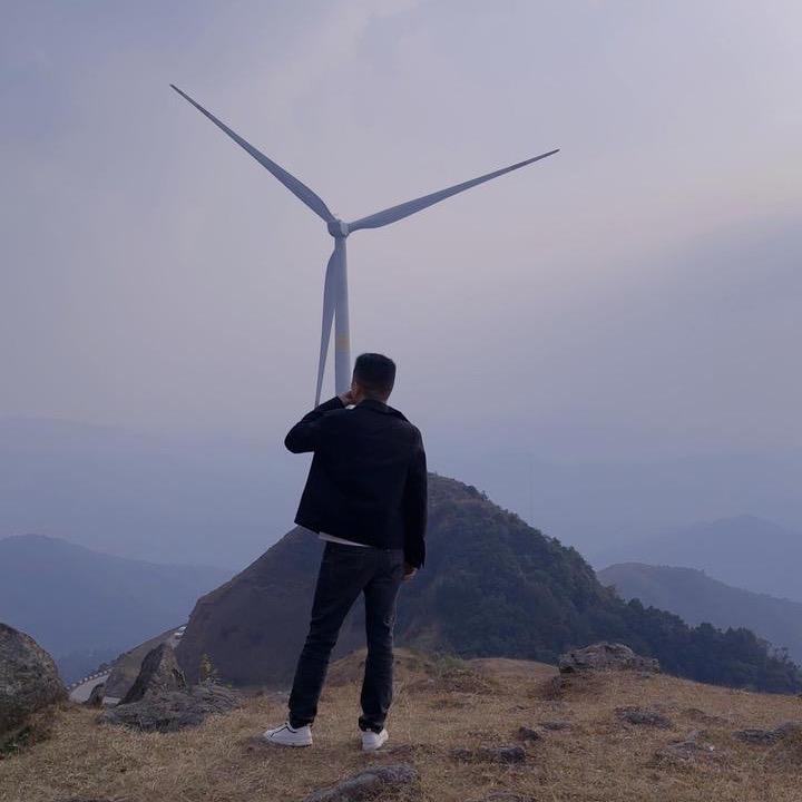 陆川吕秋
