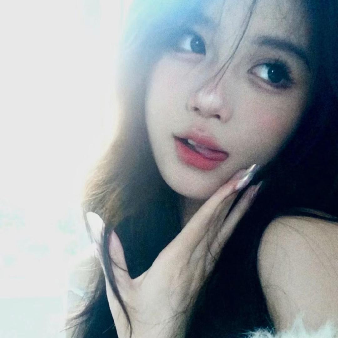 小妮饿了