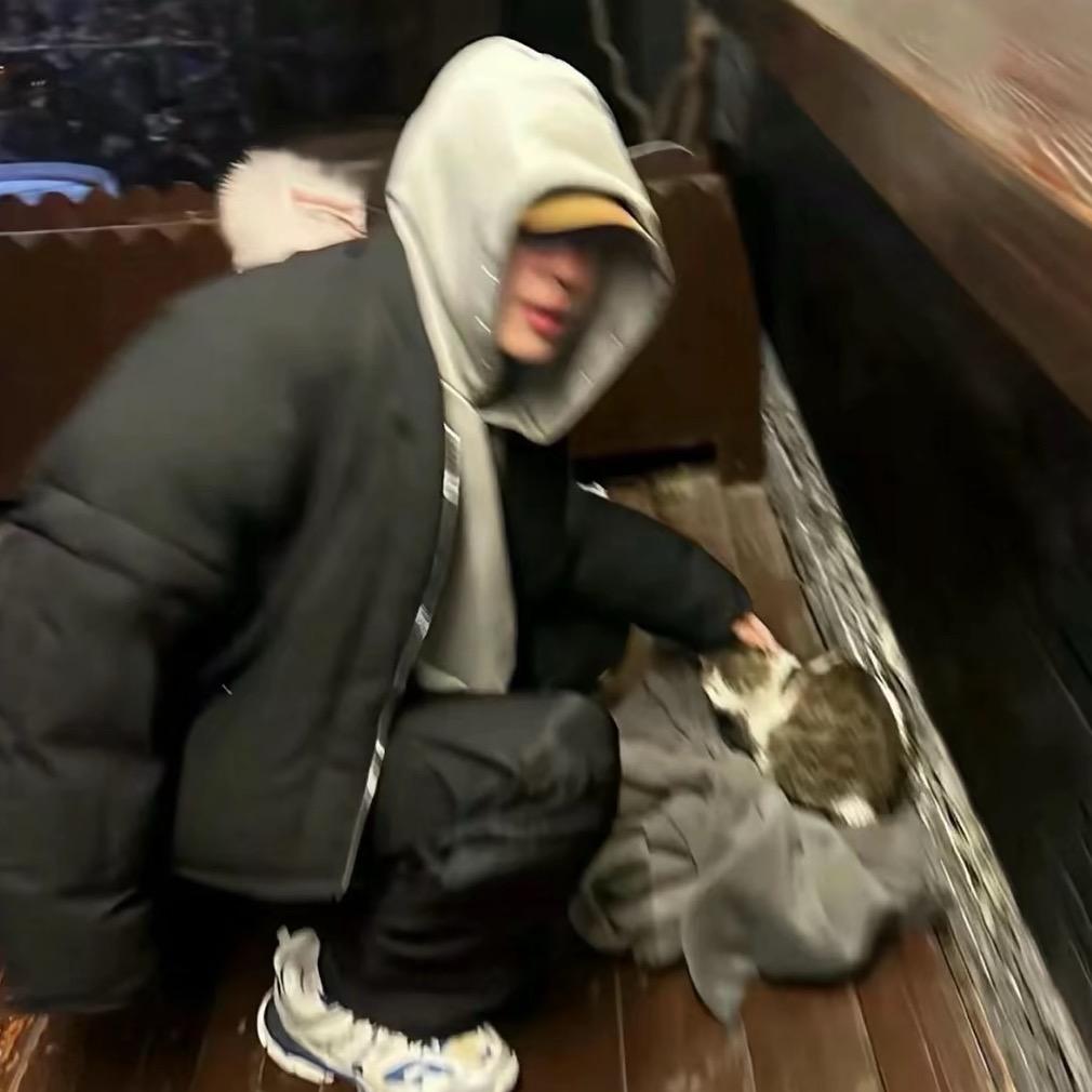 又在想怎么耍帅