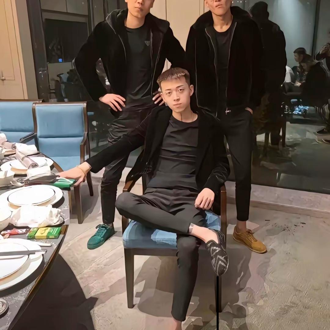 混的宇/.