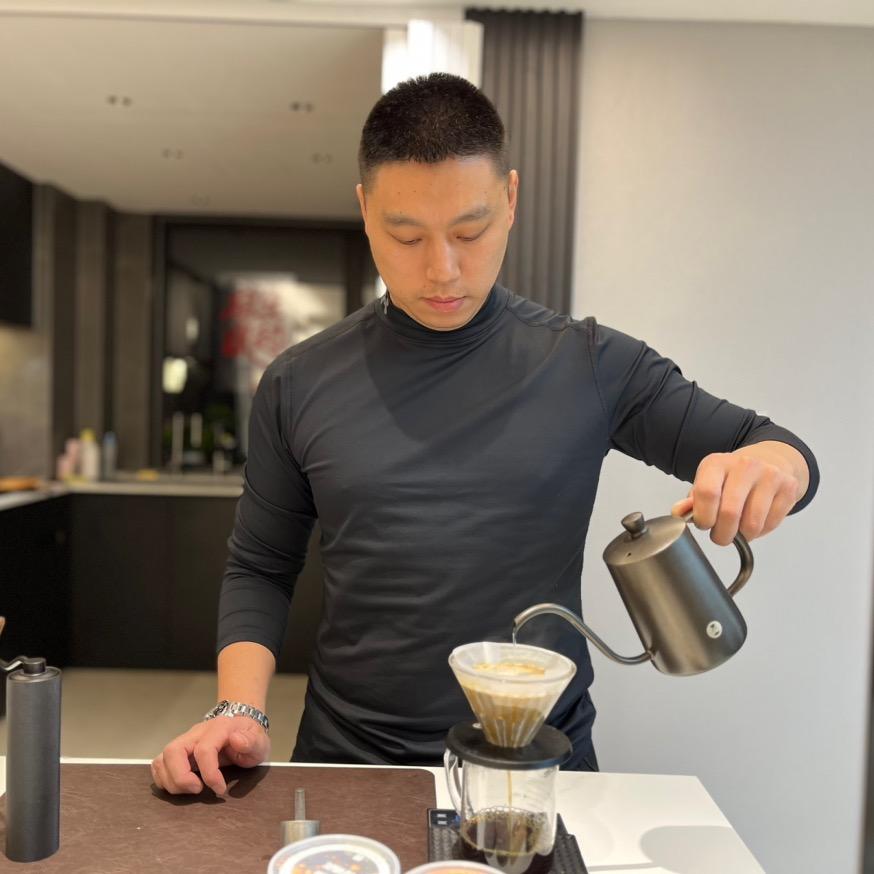 李昂 游泳人