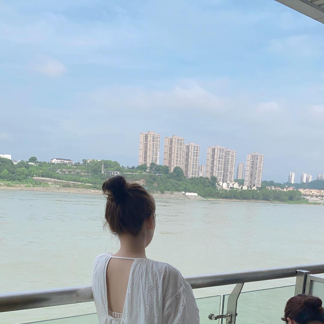 牛首店乌密草植物养发馆