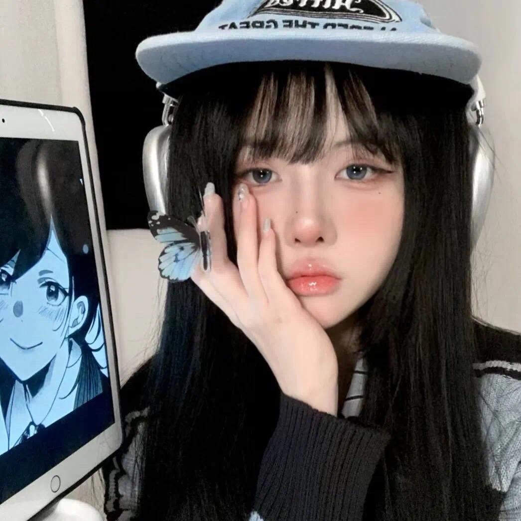 👾·