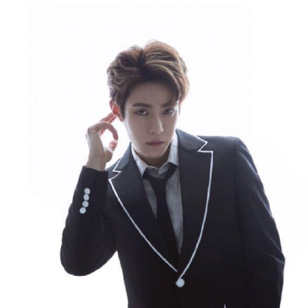 岳岳PINKRAY@抖音