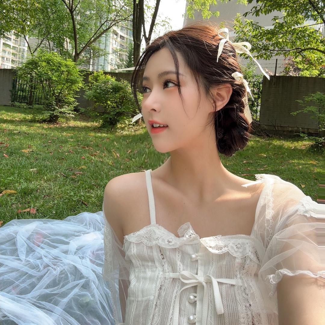 一朵云云.