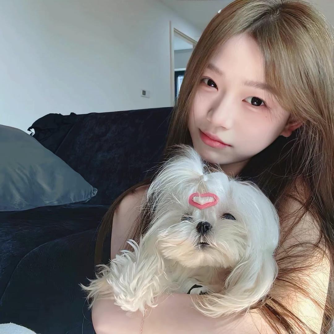 一天八百个情绪那女的