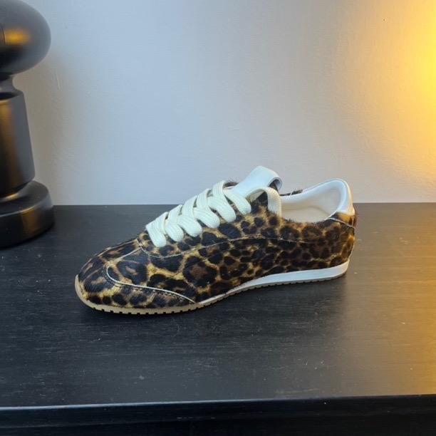 越越（女鞋开发）