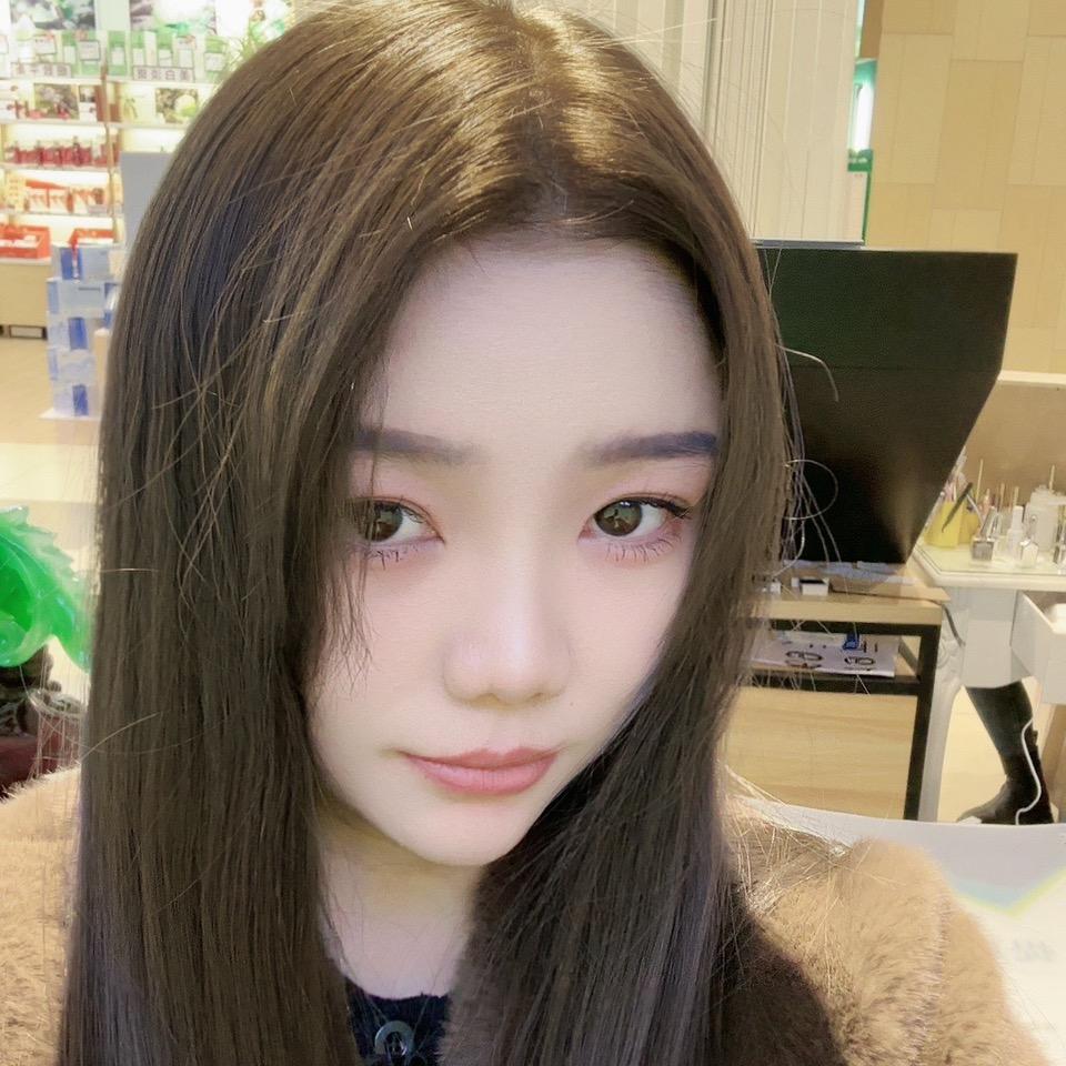 鲜女美妆 @张同学