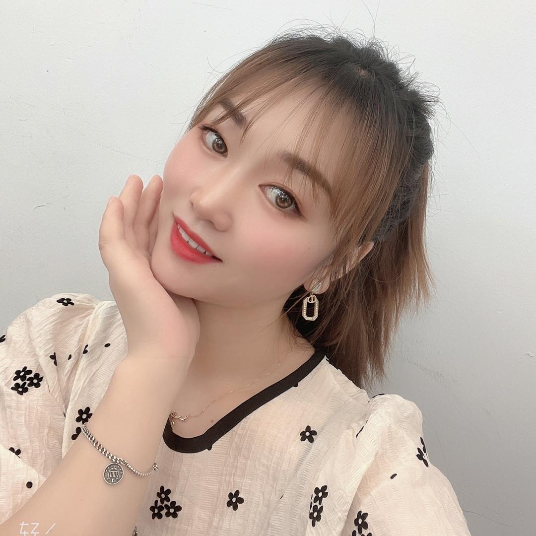 欧韩服饰  晓娟