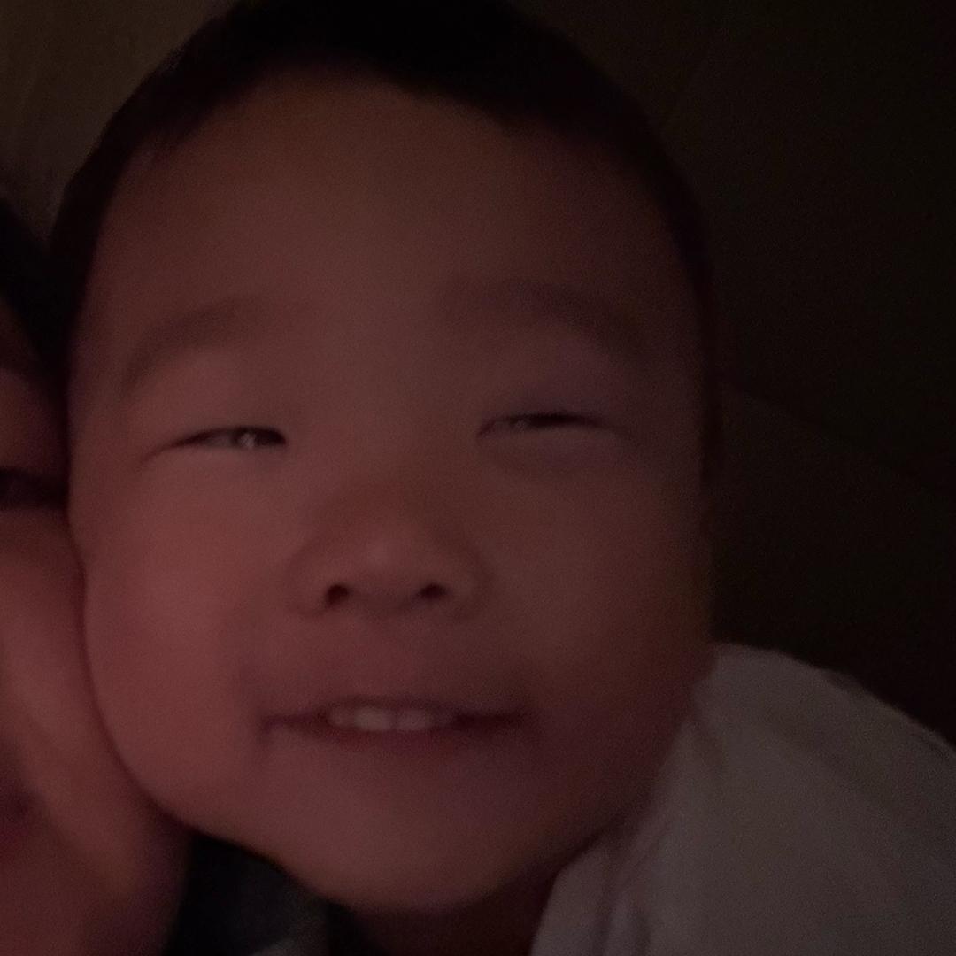 猛喝一口辣椒油！