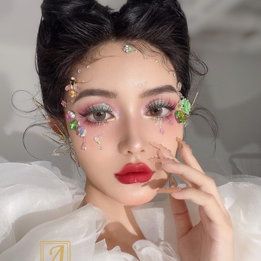 爱美艾尚培训商学院