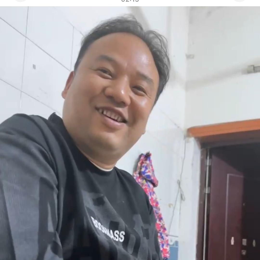胖子烤面筋(郭尽忠）