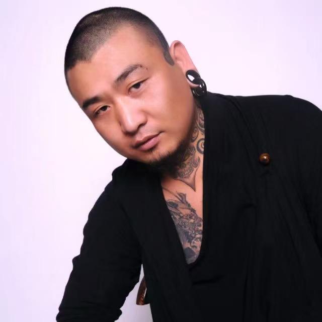 龙哥回来了