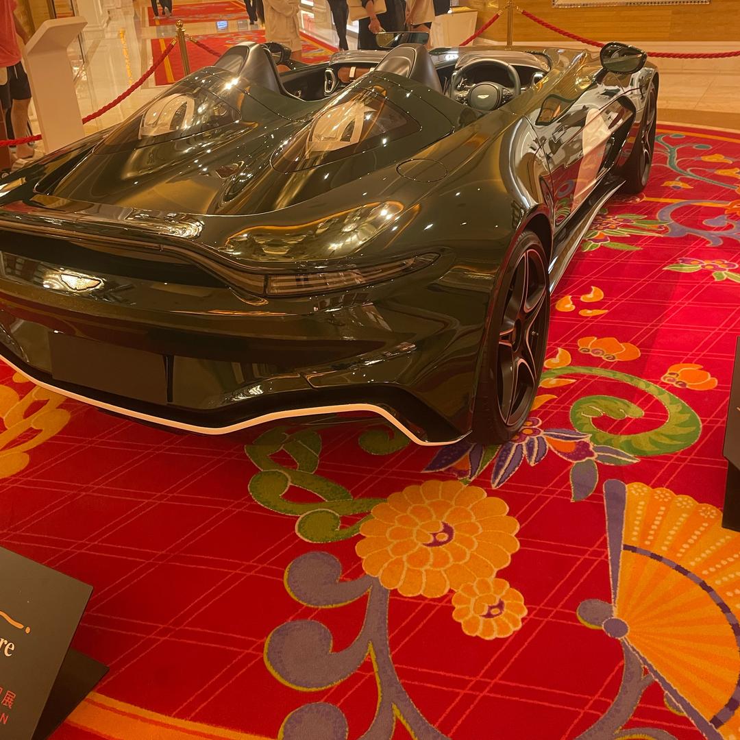 轻描淡写，一笔带过.