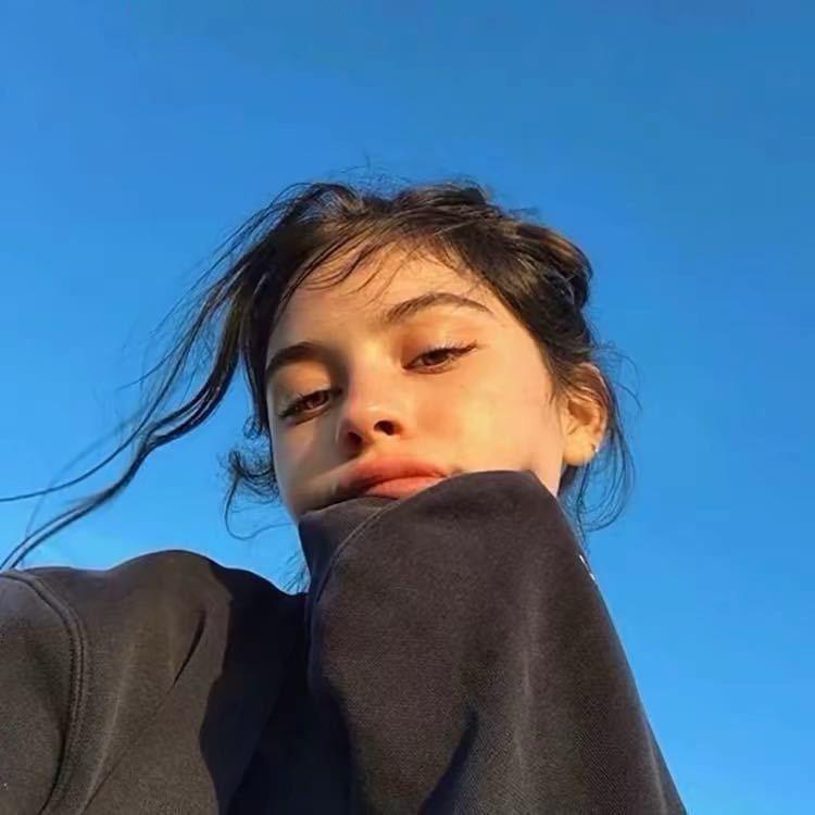 Hh.