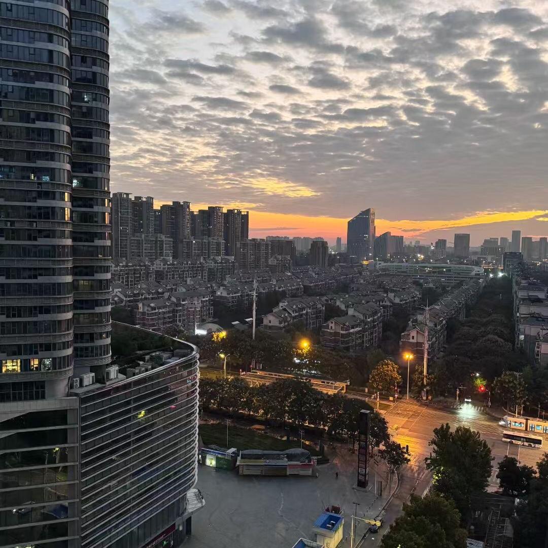 嗨皮波斯day✌️