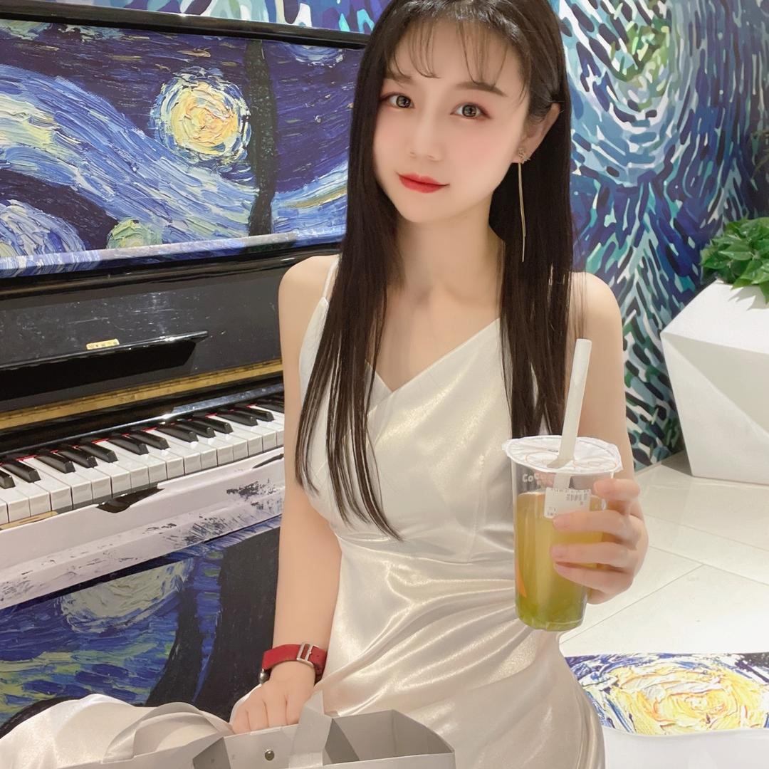 小小桃超会喝