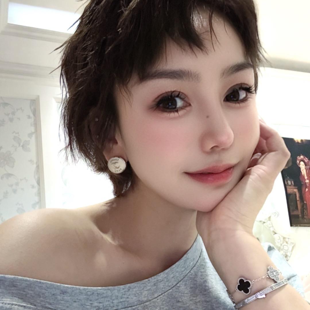 佟小姐