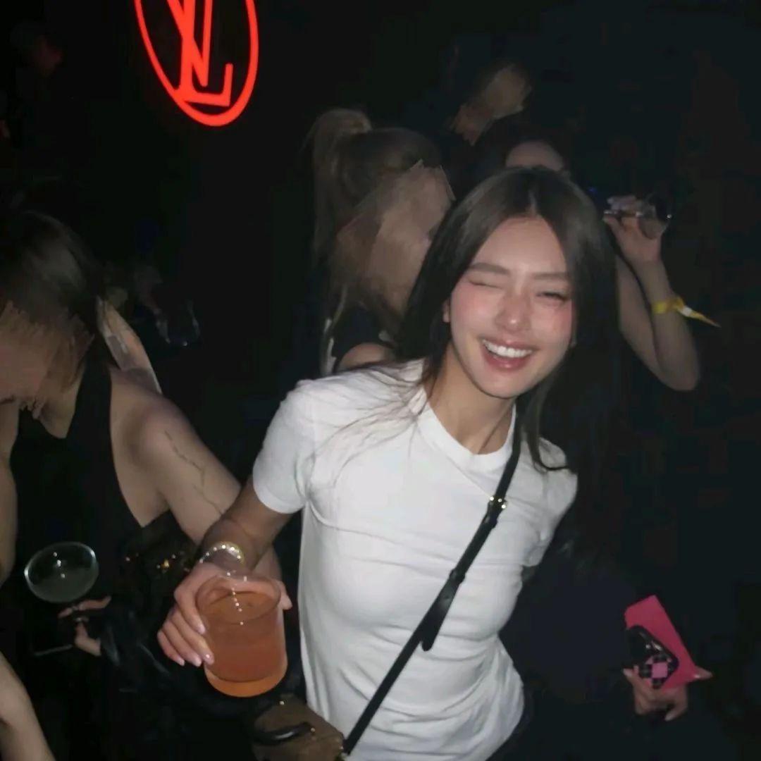 yiyi
