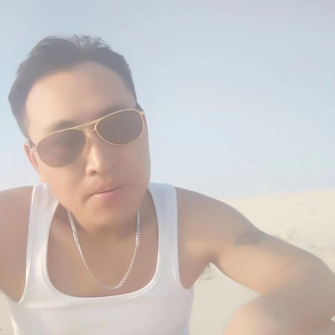 小杨.（杨眉兔气）