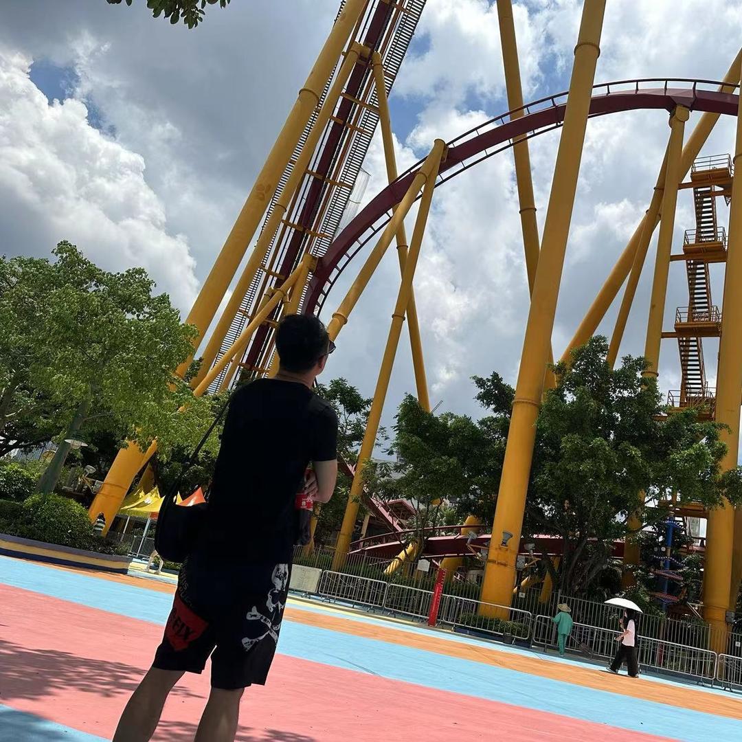 有谈吐爱吐痰的谭老表爱谈吐完吐痰