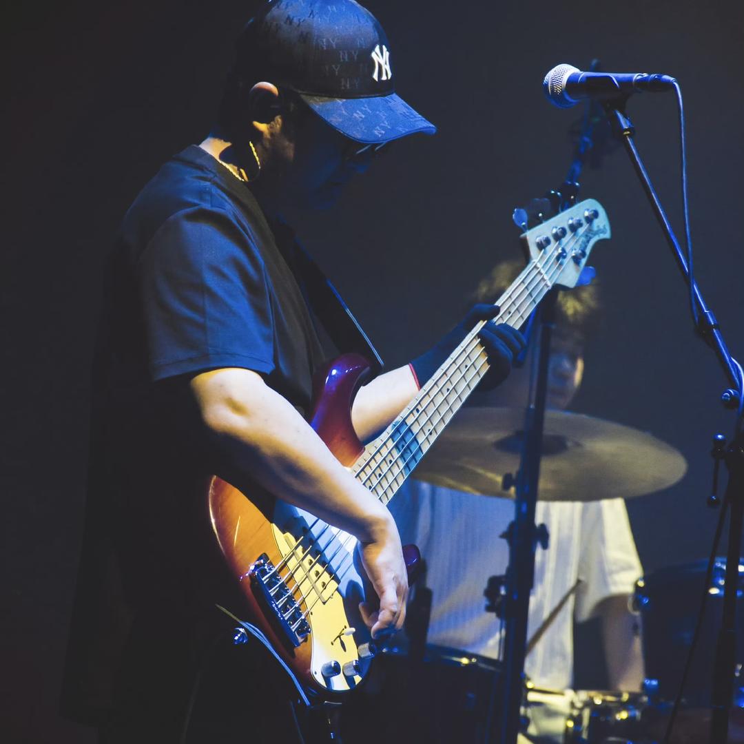 李超羽Bass