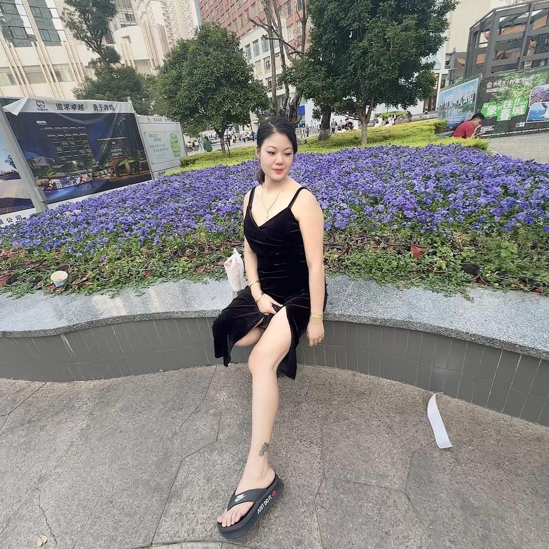大眼👁️姐姐