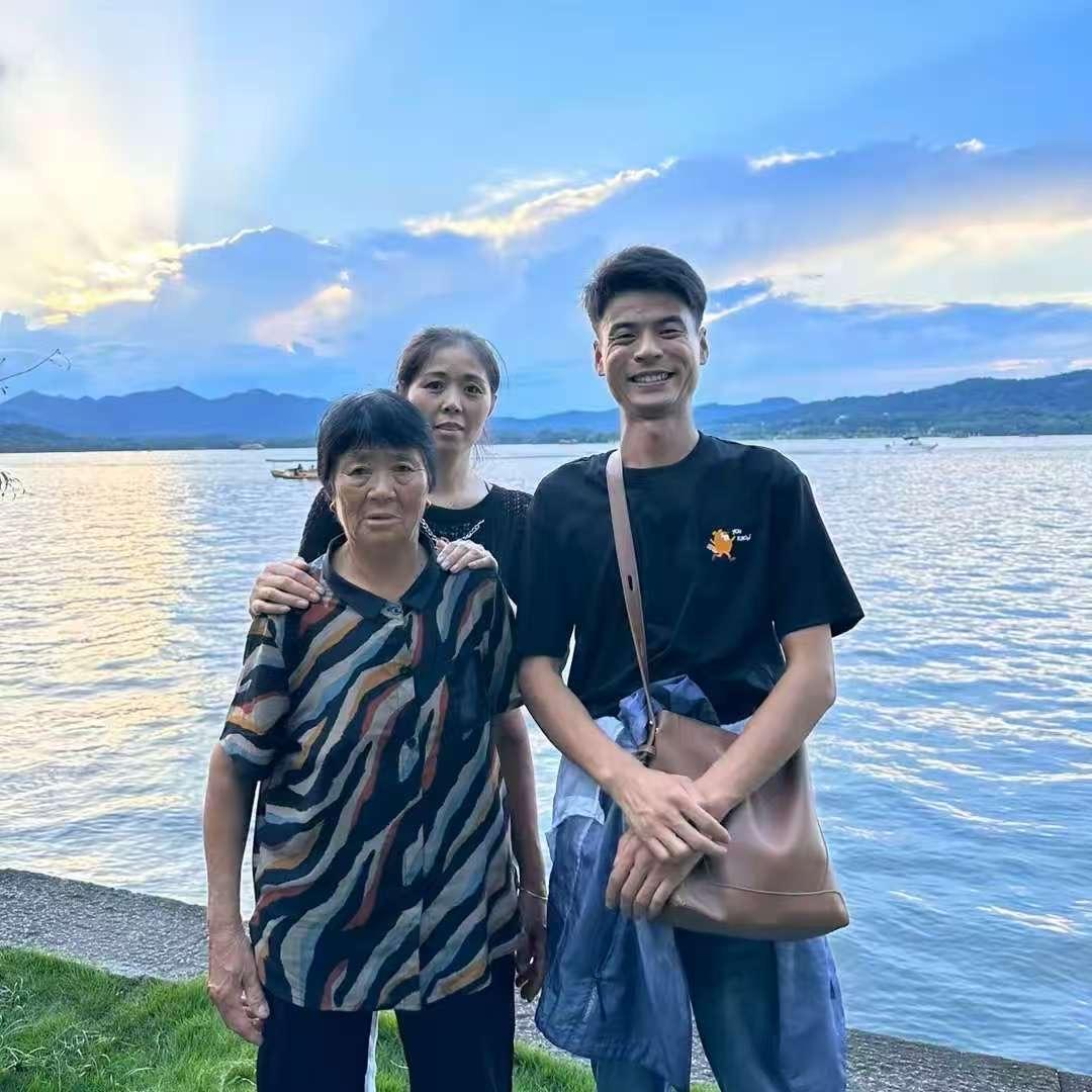 小妞好物推荐（理想姑姑）