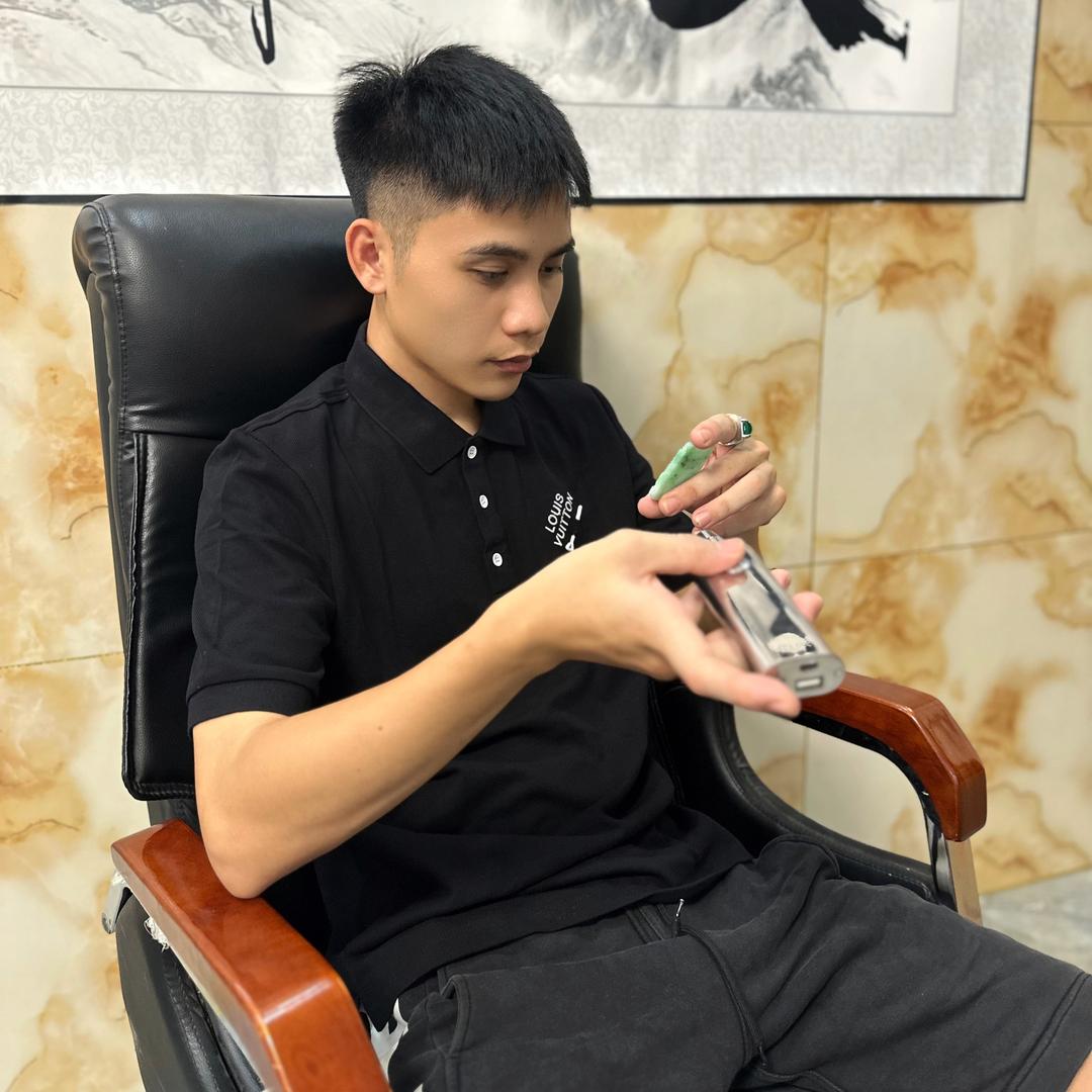 玉雕手艺人阿友