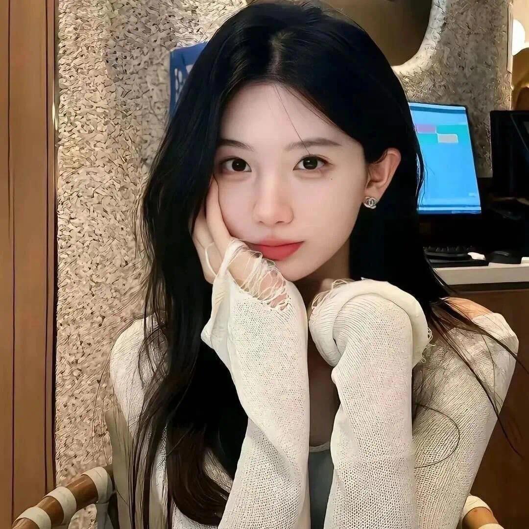 周 周