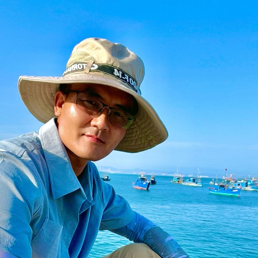 Y李默