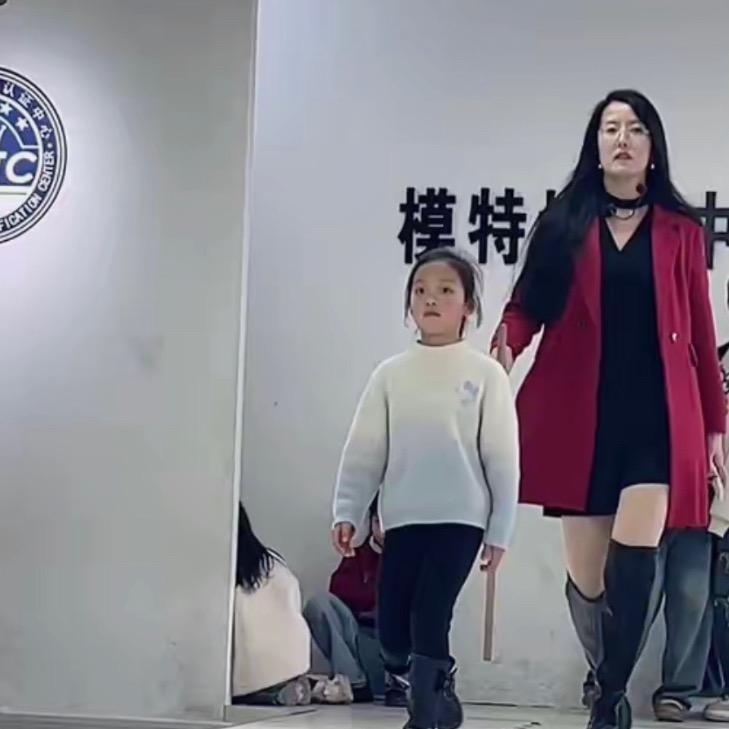 东西湖模特培训