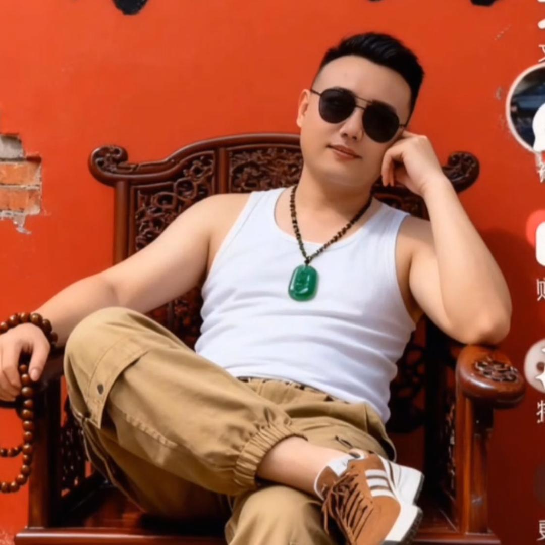 两个宝贝巫爷爷