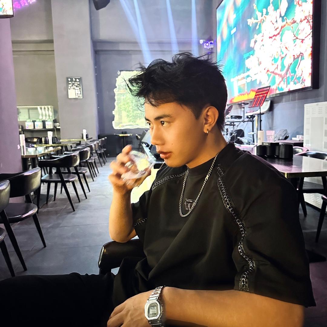 贵屿锦尚名人老九发型设计  oimg