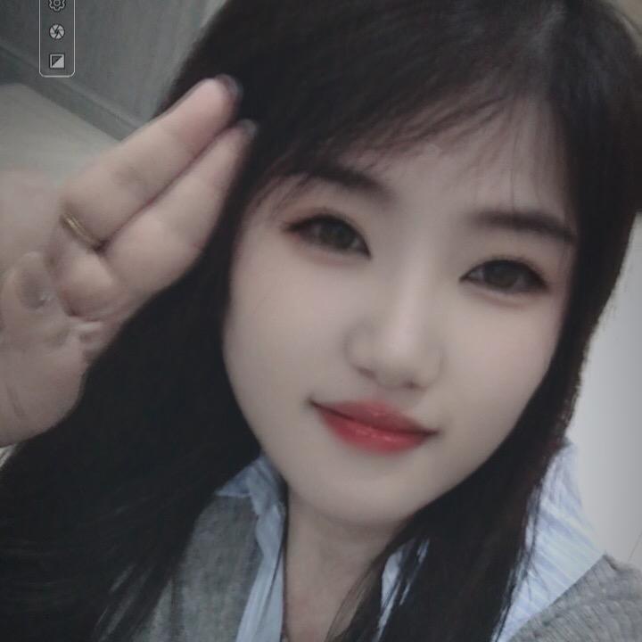 初见🌸扉颜