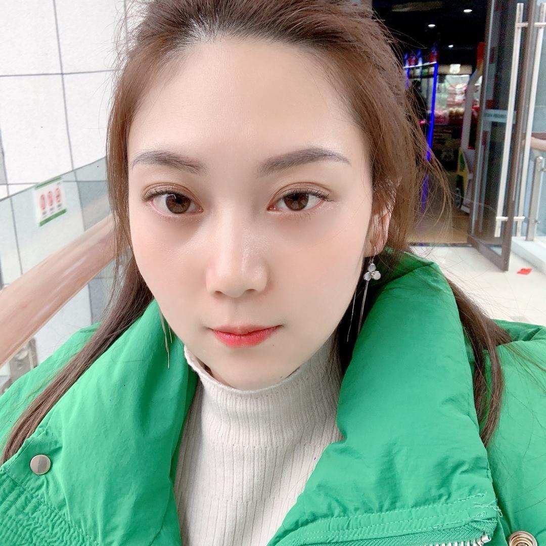 红红⁹⁸⁸