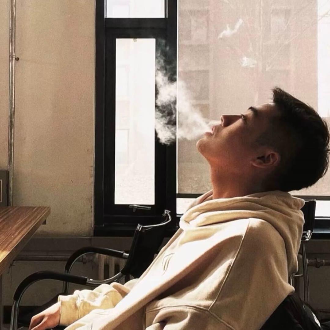 瘾男.