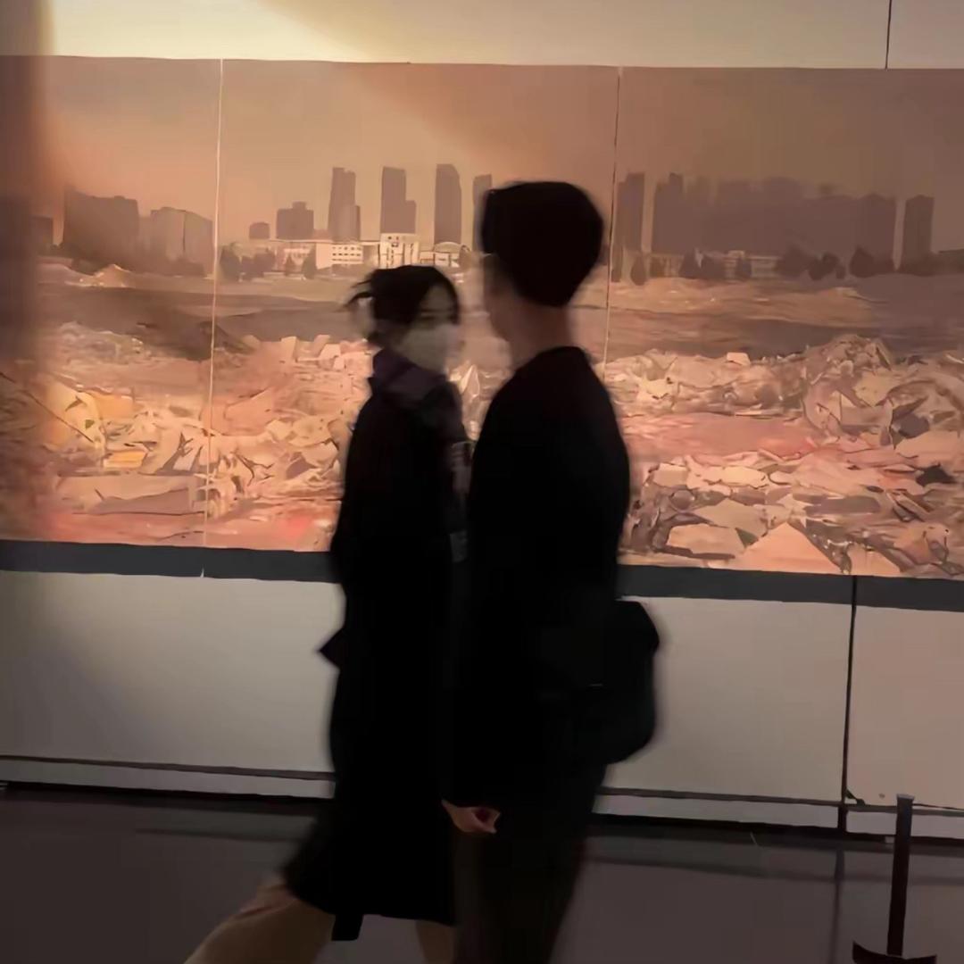 忽晚.